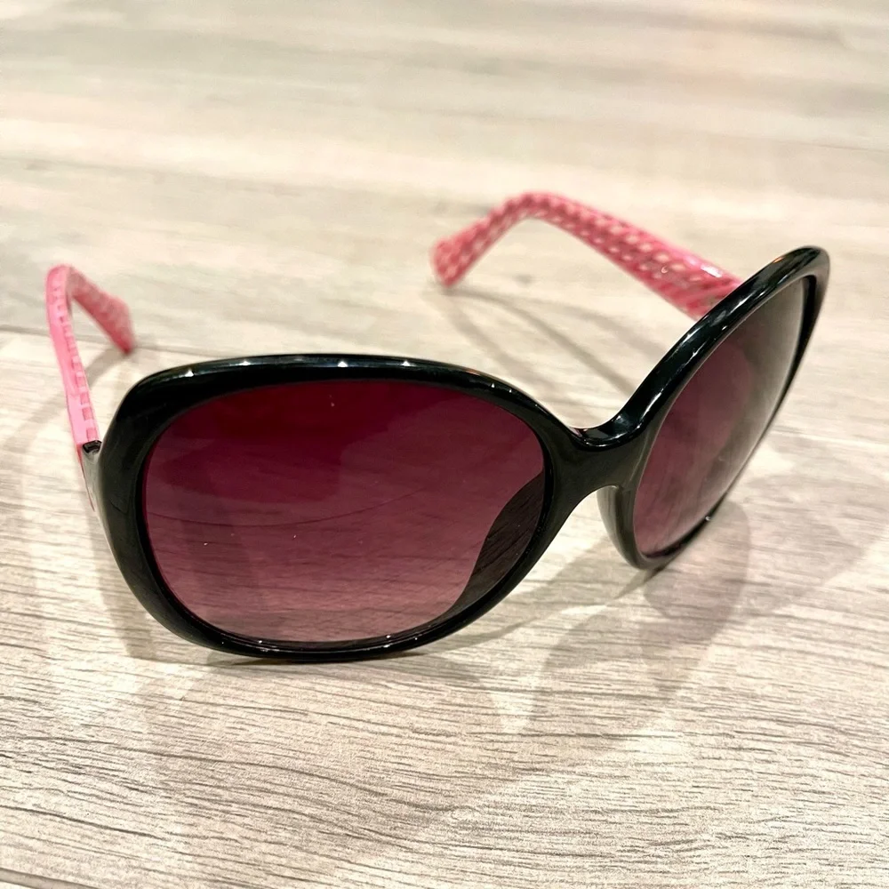 Vince Camuto Women’s Sunglasses Black Pink VC196B